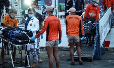 Al menos 15 muertos y 316 rescatados tras el naufragio de un ferri