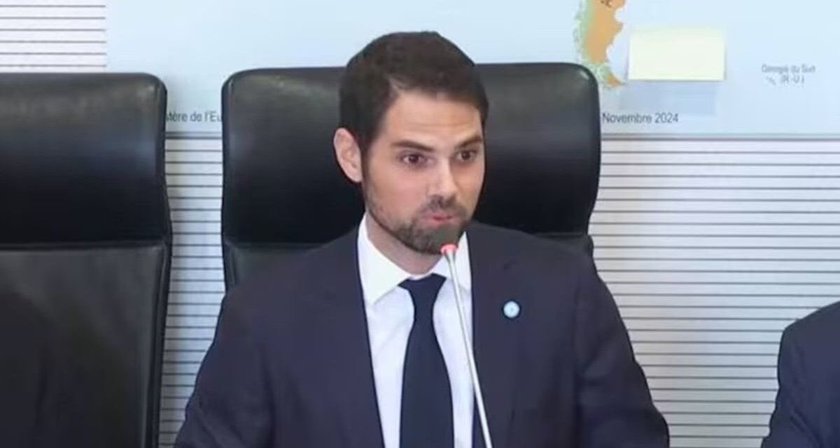 Quién es Ian Sielecki, el embajador argentino que exigió cubrir un mapa de Malvinas en la Asamblea Nacional de Francia