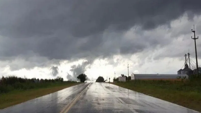 Rige una alerta por tormentas para este martes