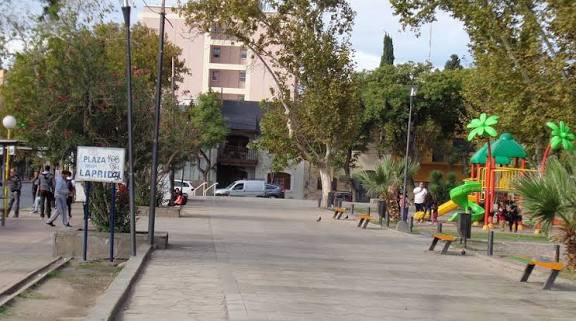 Reyes, feria y esperanza: Una tarde para sostener la ilusión en Plaza Laprida