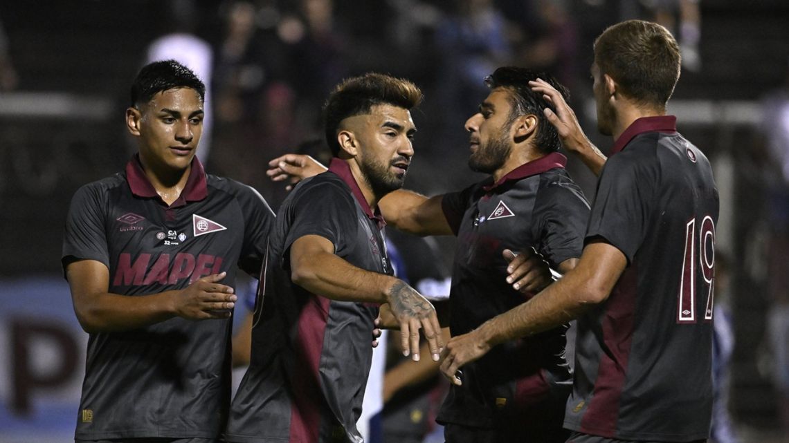 La Temporada 2026 del Fútbol Argentino comenzó con triunfos de Lanús e Independiente Rivadavia