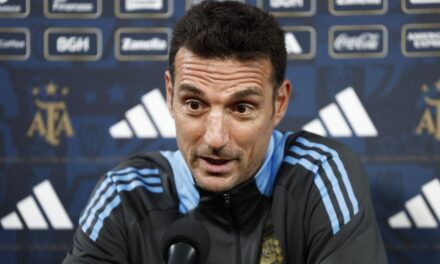 Lionel Scaloni recibió el año Mundialista en la vereda de su casa en Pujato