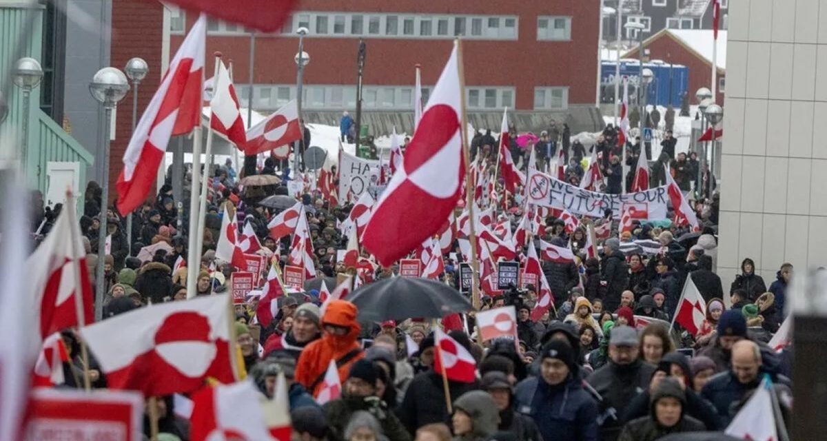 Marchas en Groenlandia y confrontación de Francia y Gran Bretaña