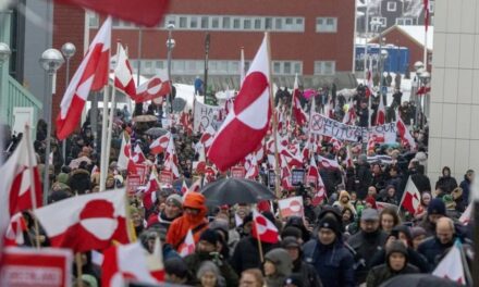 Marchas en Groenlandia y confrontación de Francia y Gran Bretaña