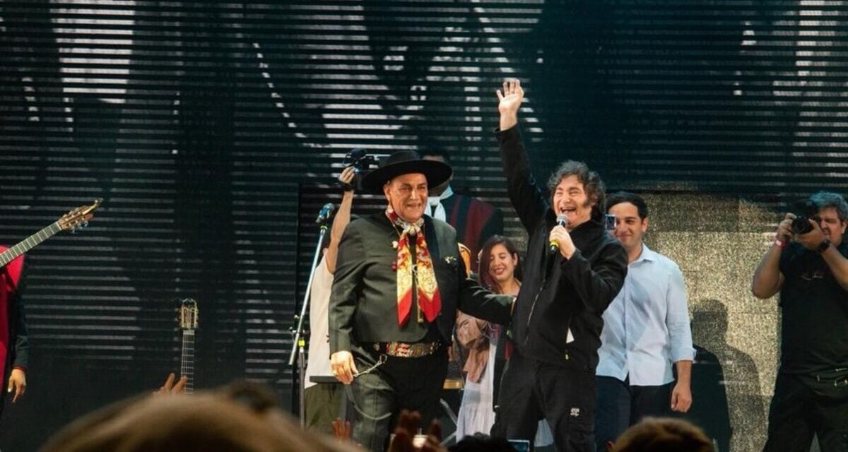 Javier Milei cantó con el Chaqueño Palavecino en el Festival Jesús María y ratificó su vínculo con Córdoba