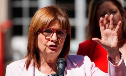 Patricia Bullrich aseguró que hay un tercer argentino detenido en Venezuela