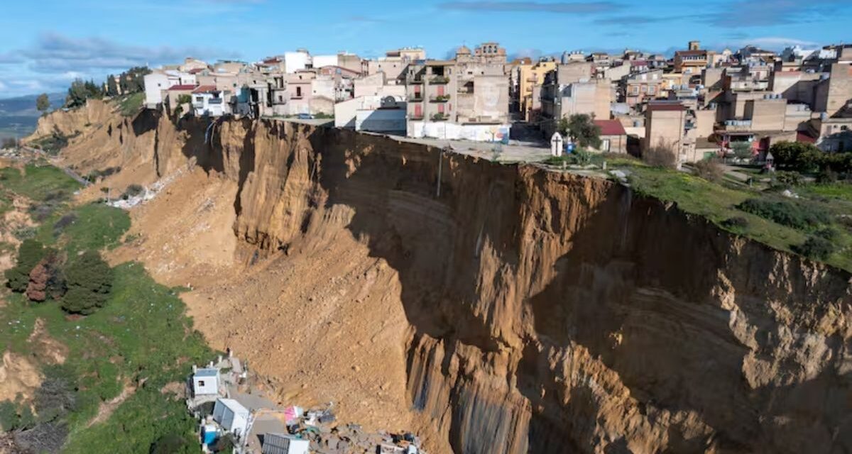 Un deslizamiento de tierra obligó a evacuar a 1.500 personas en una ciudad de Sicilia