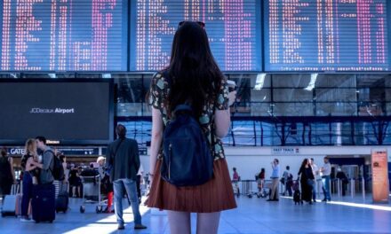 5 aplicaciones para que los viajeros usen en las vacaciones 2026, según la Inteligencia Artificial