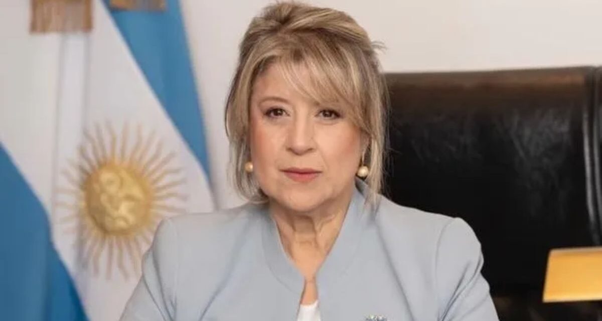 Alejandra Monteoliva «habrá revisión de mochilas y banderas»