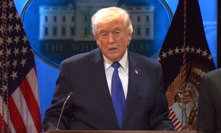 Demócratas reclaman que Donald Trump testifique ante el Congreso de EEUU