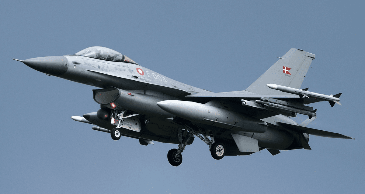 Avanza el programa de F-16 y apuran la revisión de las tareas de contrainteligencia militar
