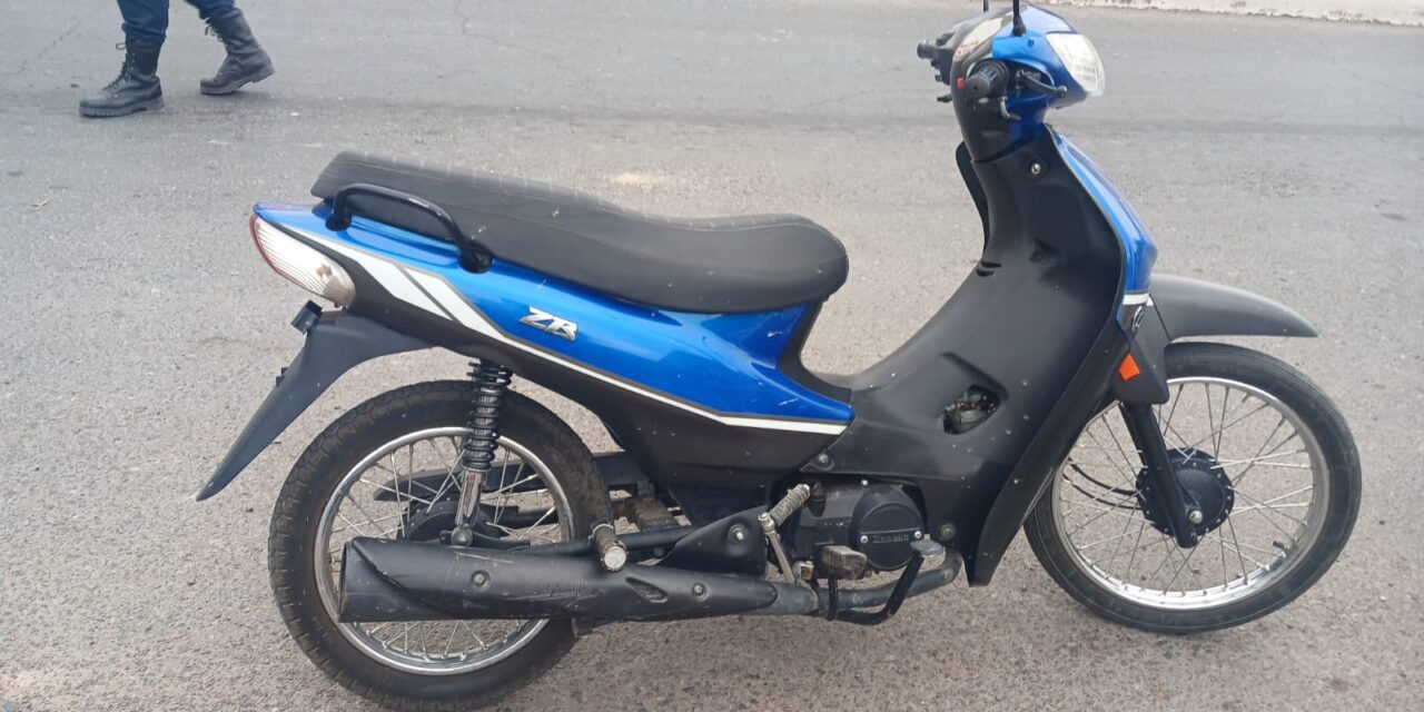 Circulaba en una moto robada y terminó detenido en 9 de Julio