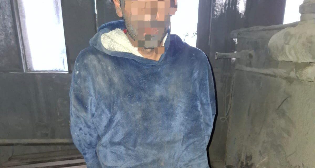 Video: Detuvieron a un hombre cuando robaba en una fábrica de carburo en Chimbas