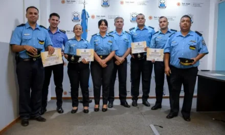 Reconocimiento a policías por intervenciones clave: Desde un gesto solidario hasta salvar la vida de una bebé