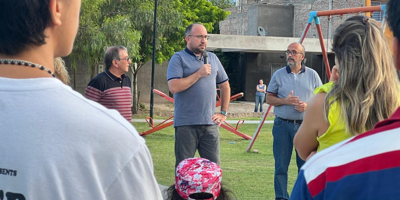 Con fondos provinciales y municipales, pavimentan el B° Posta del Ángel