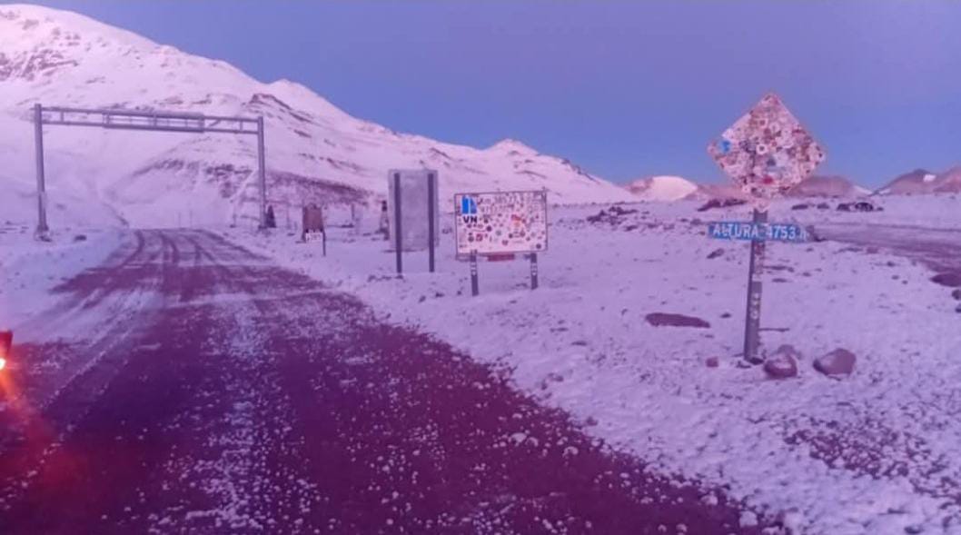 Cierre preventivo del Paso de Agua Negra por intensas nevadas en Chile