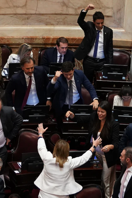 El Senado convirtió en ley la baja de imputabilidad a los 14 años y desató un fuerte cruce político