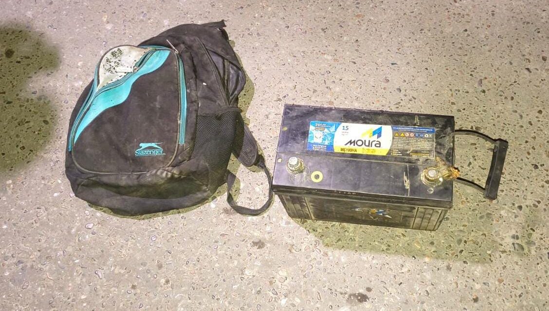 Intentaban robar la batería de una camioneta y fueron detenidos en Rawson