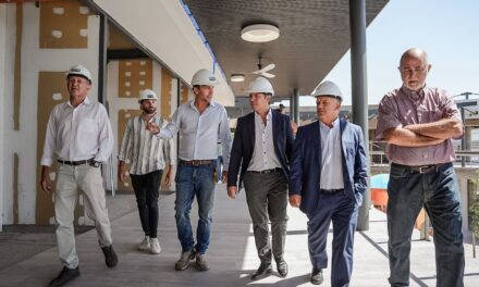 Orrego recorrió la obra del nuevo mall privado que promete cambiar el eje comercial