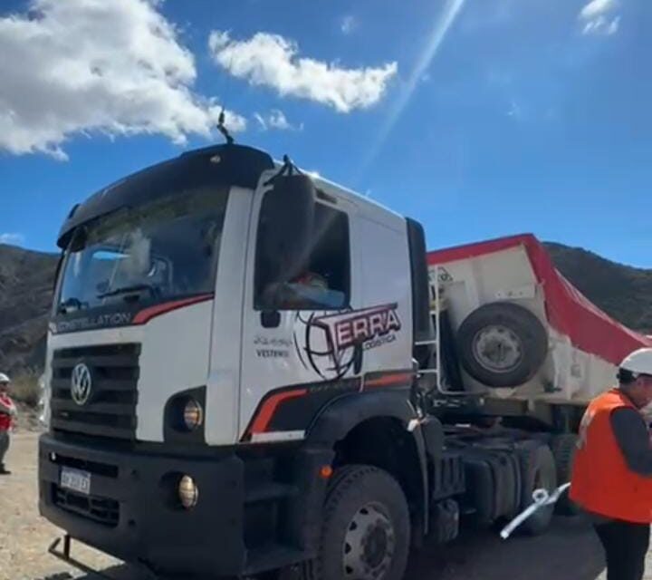 El primer camión de Hualilán quedó registrado en video y marcó un día clave para la minería