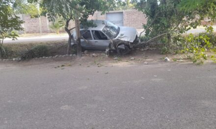 Último momento: Violento choque en calle Colombia y denuncian demora de la ambulancia