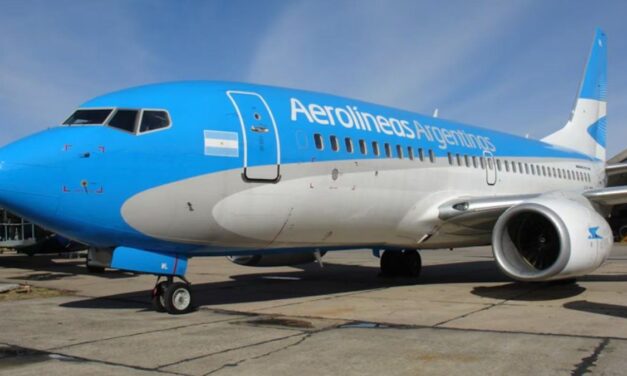 Un fondo busca embargar bienes argentinos en EEUU por la estatización de Aerolíneas Argentinas