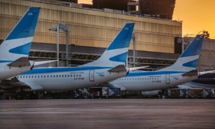 ATE corrió el paro en aeropuertos por una exigencia legal, pero mantiene medidas que ya afectan los vuelos