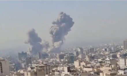 EEUU e Israel bombardearon Irán en una ofensiva dirigida contra el ayatolá Ali Jamenei