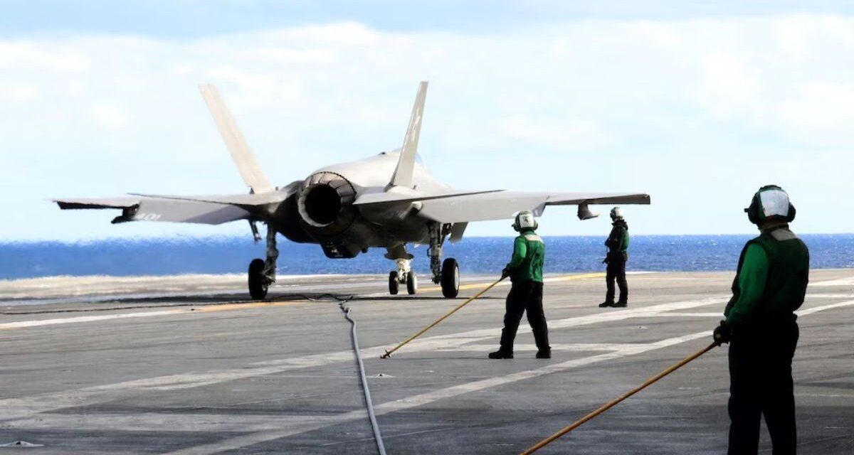 EEUU derribó un dron iraní que se acercó agresivamente a uno de sus portaaviones