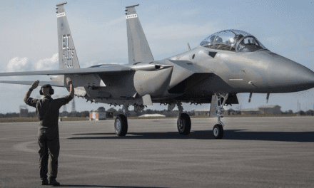 EEUU sigue reforzando su despliegue en Medio Oriente y lanza cazas furtivos F-22