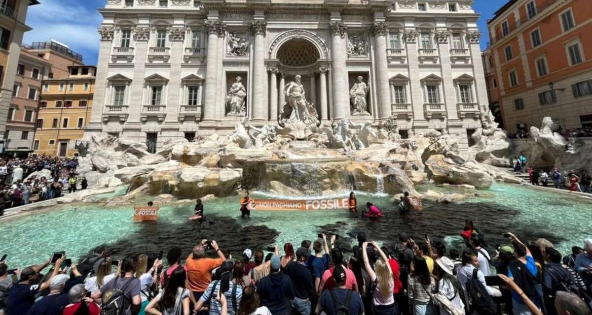 La Fontana di Trevi empezó a cobrar entrada para combatir la masificación turística