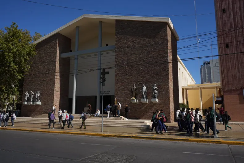 “Bajar la edad es una falacia”: Fuerte postura de la Iglesia tras la media sanción