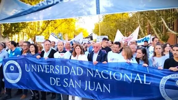 Docentes universitarios preparan un paro de una semana y advierten que el conflicto puede escalar