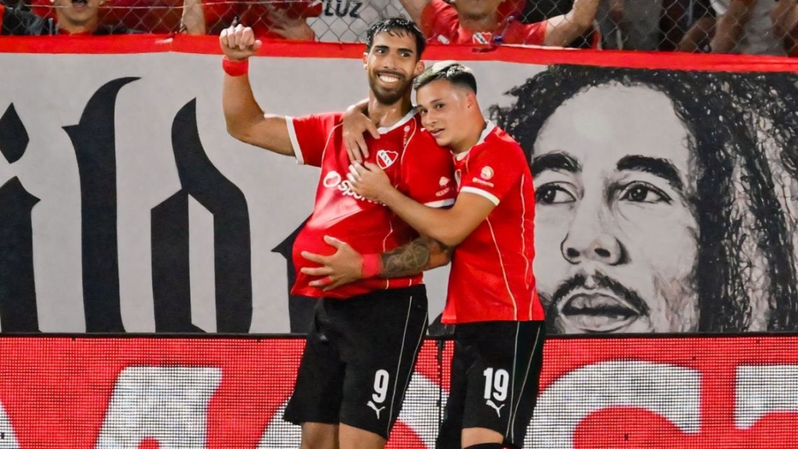 Independiente volvió al triunfo: derrotó 2-0 a Lanús, le quitó el invicto y escaló hasta la cima del Torneo Apertura