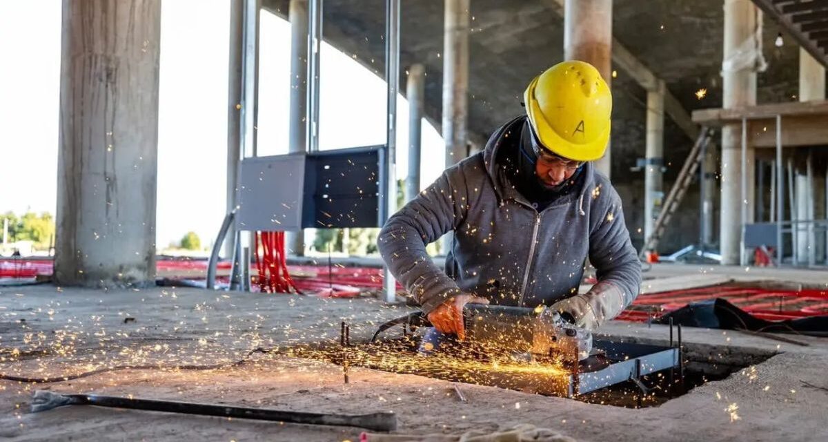 Qué dice la ley vigente y los cambios que plantea la reforma laboral de Javier Milei