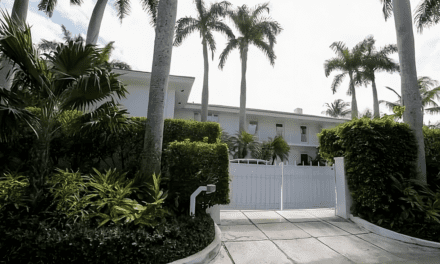 Nuevas imágenes de la mansión de Jeffrey Epstein revelan el sistema de cámaras ocultas en su escritorio