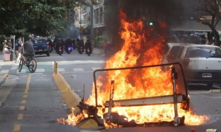 Incidentes en la marcha contra la reforma laboral: quedan 15 personas detenidas