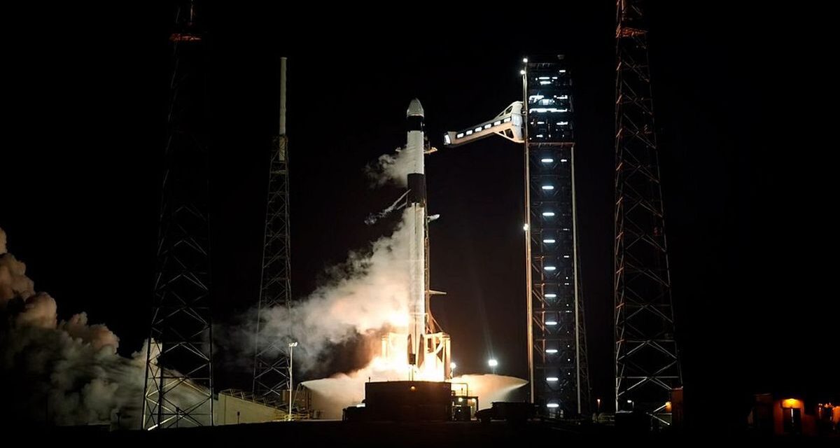 Despegó el cohete de la NASA y Space X para reforzar la Estación Espacial