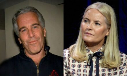 La futura reina apareció en los archivos de Jeffrey Epstein a días del juicio a su hijo por delitos sexuales