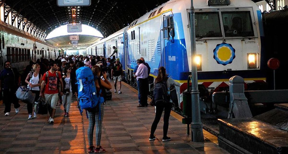 Advierten que los servicios a las provincias se redujeron a la mitad durante la era Milei