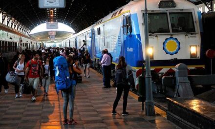 Advierten que los servicios a las provincias se redujeron a la mitad durante la era Milei