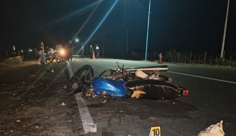 Las Chacritas: Un motociclista embistió por detrás a dos mujeres