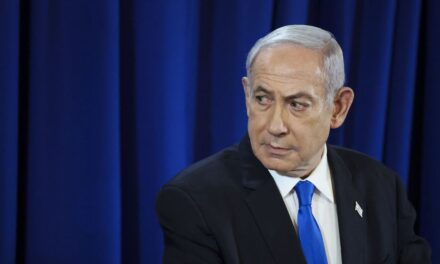 Benjamín Netanyahu aseguró que tiene control casi total del cielo iraní, pero su presidente insiste que no se rendirán