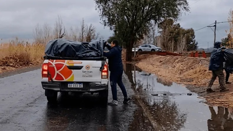 Temporal en Sarmiento: Evacuaron a 10 familias y asistieron a otras 30 por las lluvias