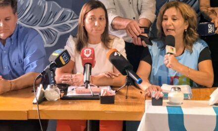 Tras la intimación laboral, gremios docentes suspenden el paro y convocan a una marcha de antorchas