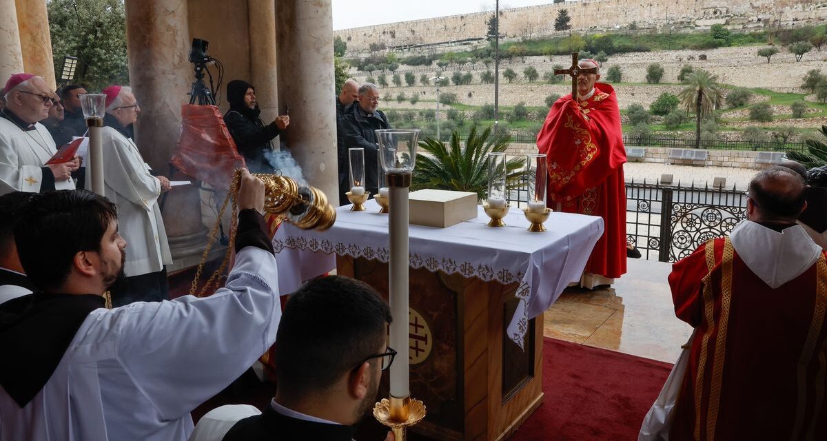 Israel impidió la misa de Domingo de Ramos en el Santo Sepulcro y desató críticas internacionales