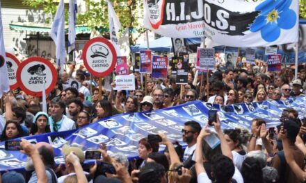 Se intenta reﬂotar un guión conocido