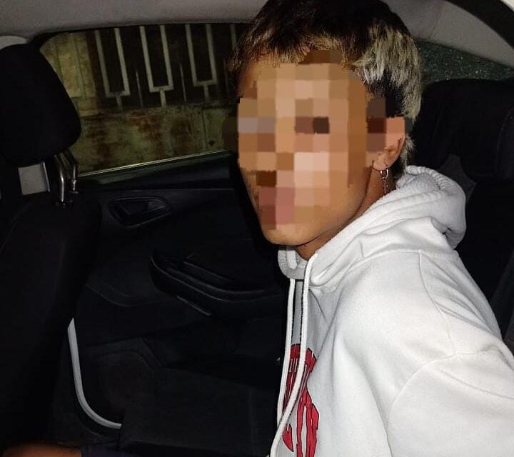 Forzó una reja, robó varias prendas y terminó detenido en Santa Lucía