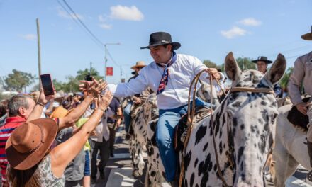 Cabalgata histórica: Miles de jinetes llegaron a la Difunta Correa y estrenaron un predio renovado