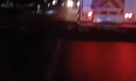 Choque en cadena en Caucete: Un motociclista escapó y otro quedó grave en el asfalto (video)